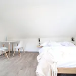 Adel 홈스테이