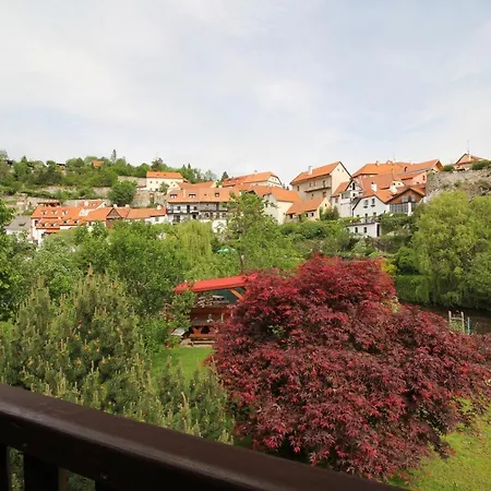 Adel Český Krumlov