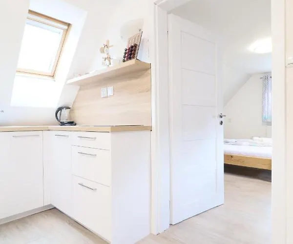 Adel * Czeski Krumlow