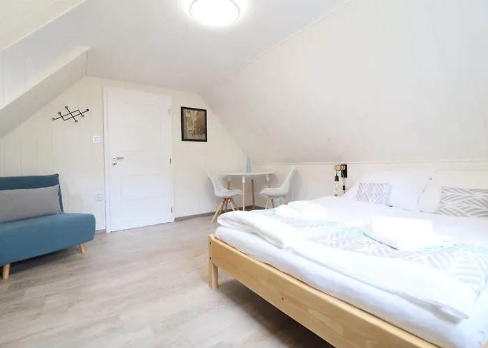 Adel * Czeski Krumlow